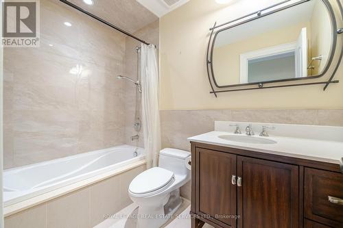 1647 Trotwood Avenue, Mississauga, ON - Indoor Photo Showing Bathroom