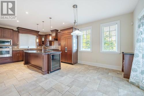 1647 Trotwood Avenue, Mississauga, ON - Indoor Photo Showing Kitchen