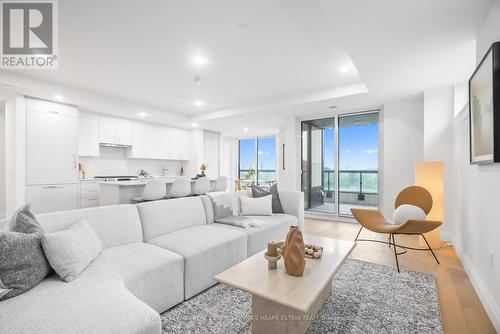 801 - 285 Avenue Road, Toronto (Yonge-St. Clair), ON - Indoor Photo Showing Living Room