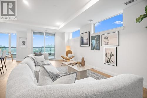 801 - 285 Avenue Road, Toronto (Yonge-St. Clair), ON - Indoor Photo Showing Living Room