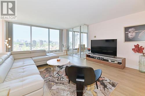 1703 - 110 Bloor Street W, Toronto (Annex), ON - Indoor Photo Showing Living Room