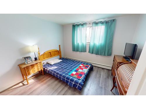 303 - 112 17Th Avenue S, Cranbrook, BC - Indoor Photo Showing Bedroom