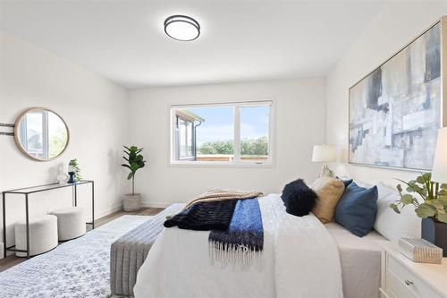 5 133 Camp Manitou Road, Winnipeg, MB - Indoor Photo Showing Bedroom