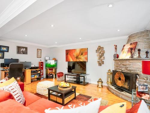 Salle familiale - 10275  - 10279 Rue Tanguay, Montréal (Ahuntsic-Cartierville), QC - Indoor Photo Showing Living Room With Fireplace