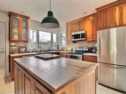 Kitchen - 10390 Rue Élisabeth-Ii, Québec (Les Rivières), QC - Indoor Photo Showing Kitchen