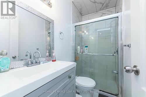 9 Hertford Avenue, Toronto, ON - Indoor Photo Showing Bathroom