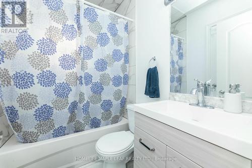 9 Hertford Avenue, Toronto, ON - Indoor Photo Showing Bathroom