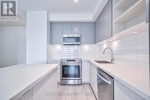 805 - 4699 Glen Erin Drive, Mississauga, ON - Indoor Photo Showing Kitchen With Upgraded Kitchen