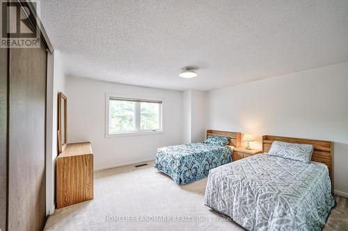 1076 Huntingwood Drive, Toronto (Agincourt South-Malvern West), ON - Indoor Photo Showing Bedroom