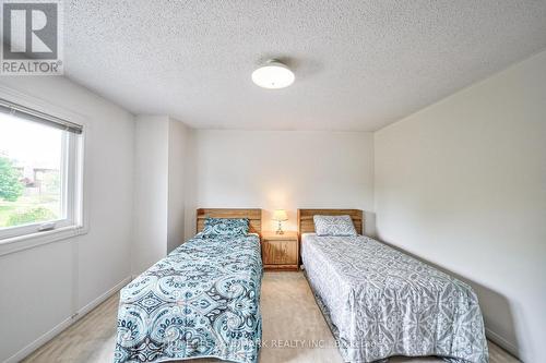 1076 Huntingwood Drive, Toronto (Agincourt South-Malvern West), ON - Indoor Photo Showing Bedroom