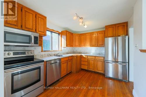 18 Anneke Road, Toronto (Birchcliffe-Cliffside), ON - Indoor Photo Showing Kitchen With Stainless Steel Kitchen