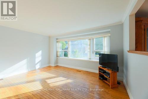 18 Anneke Road, Toronto (Birchcliffe-Cliffside), ON - Indoor Photo Showing Other Room