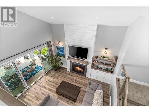 115 Echo Ridge Drive, Kelowna, BC - Indoor With Fireplace