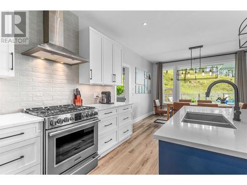 115 Echo Ridge Drive, Kelowna, BC - Indoor Photo Showing Kitchen With Double Sink With Upgraded Kitchen