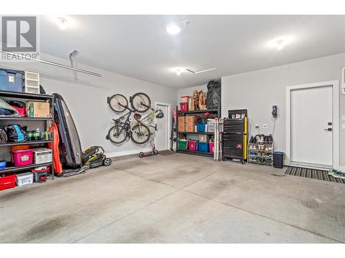 115 Echo Ridge Drive, Kelowna, BC - Indoor Photo Showing Garage