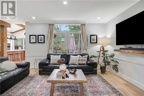 9 Lansdowne Road S, Cambridge, ON - Indoor Photo Showing Living Room