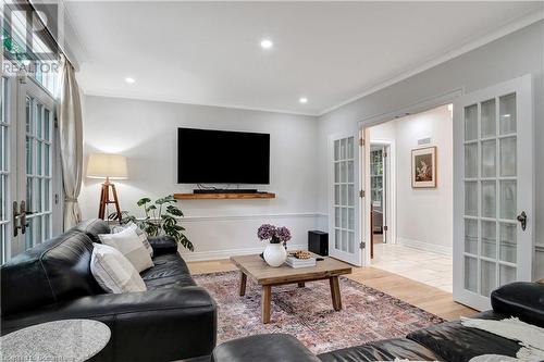 9 Lansdowne Road S, Cambridge, ON - Indoor Photo Showing Living Room