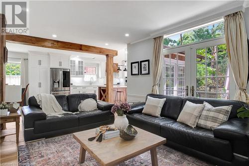 9 Lansdowne Road S, Cambridge, ON - Indoor Photo Showing Living Room