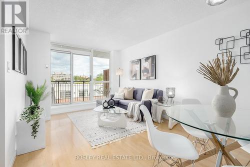 519 - 1000 King Street W, Toronto (Trinity-Bellwoods), ON - Indoor Photo Showing Living Room