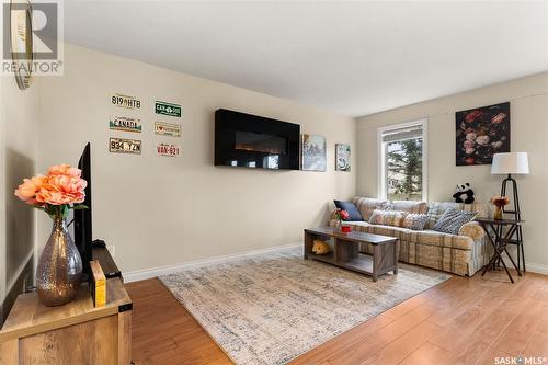 845 Connaught Street, Regina, SK - Indoor Photo Showing Living Room