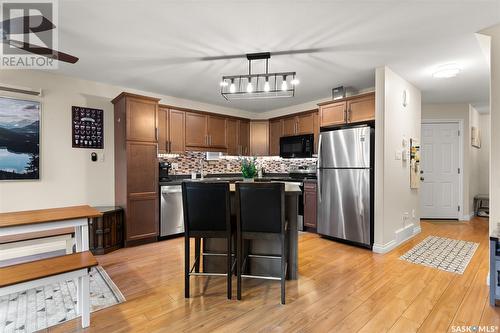 845 Connaught Street, Regina, SK - Indoor Photo Showing Kitchen With Upgraded Kitchen