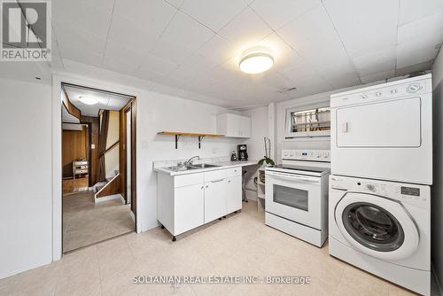 32 Larabee Crescent, Toronto (Parkwoods-Donalda), ON - Indoor Photo Showing Laundry Room