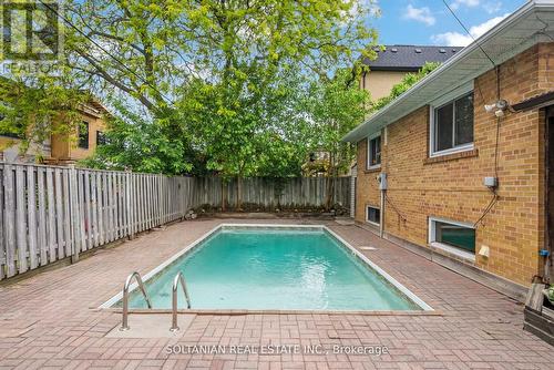 32 Larabee Crescent, Toronto (Parkwoods-Donalda), ON - Outdoor With In Ground Pool With Exterior