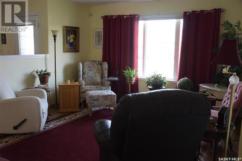 2 200 4Th Street W, Fort Qu'Appelle, SK - Indoor