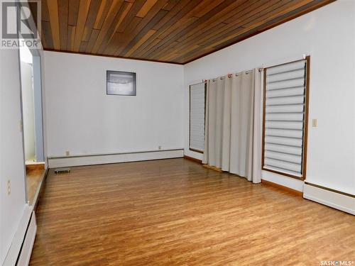 230 3Rd Avenue W, Gravelbourg, SK - Indoor Photo Showing Other Room