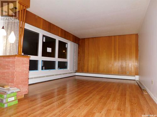 230 3Rd Avenue W, Gravelbourg, SK - Indoor Photo Showing Other Room