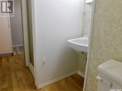 230 3Rd Avenue W, Gravelbourg, SK - Indoor Photo Showing Bathroom