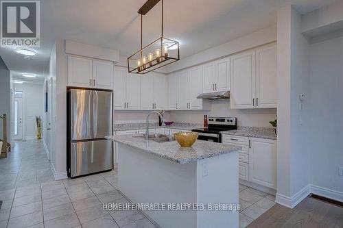 2601 Secreto Drive, Oshawa (Windfields), ON - Indoor Photo Showing Kitchen With Upgraded Kitchen