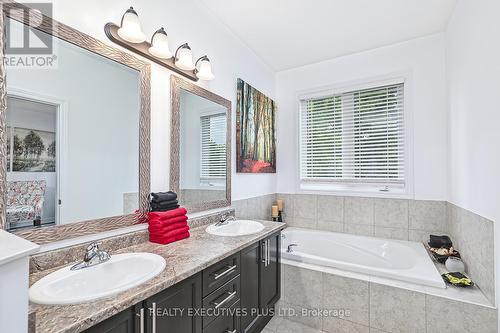 25 Mclean Avenue, Collingwood, ON - Indoor Photo Showing Bathroom