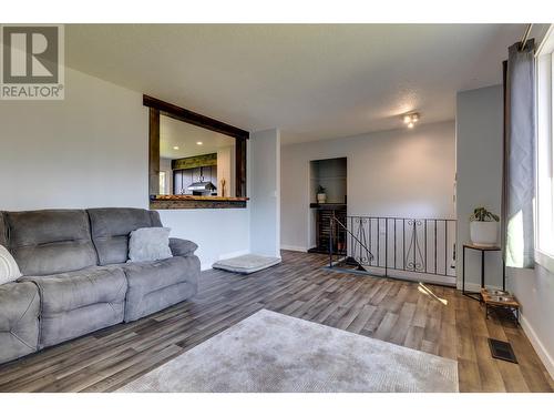 125 Wade Street, Prince George, BC - Indoor Photo Showing Living Room