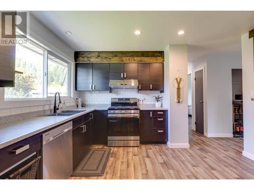 125 Wade Street, Prince George, BC - Indoor Photo Showing Kitchen With Double Sink