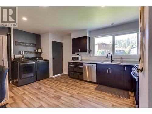 125 Wade Street, Prince George, BC - Indoor Photo Showing Kitchen