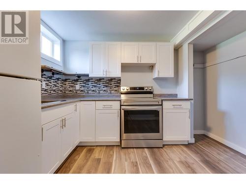 125 Wade Street, Prince George, BC - Indoor Photo Showing Kitchen