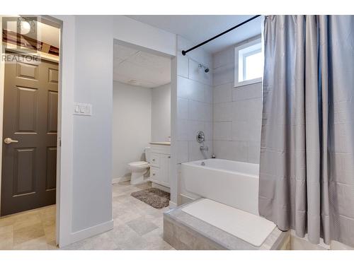 125 Wade Street, Prince George, BC - Indoor Photo Showing Bathroom