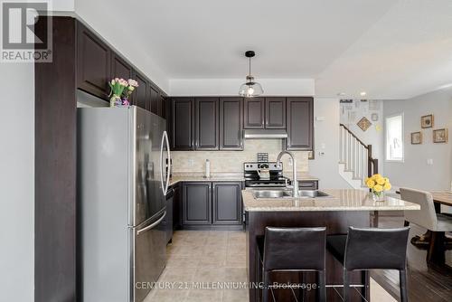 17 Alnwick Avenue, Caledon, ON - Indoor Photo Showing Kitchen With Double Sink With Upgraded Kitchen