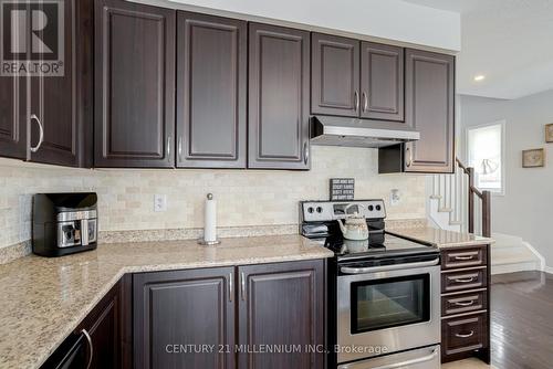 17 Alnwick Avenue, Caledon, ON - Indoor Photo Showing Kitchen