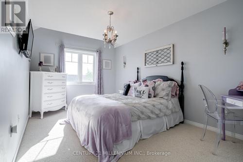 17 Alnwick Avenue, Caledon, ON - Indoor Photo Showing Bedroom