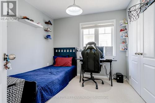 17 Alnwick Avenue, Caledon, ON - Indoor Photo Showing Bedroom