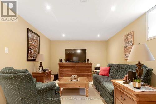 295 Plains Road W, Burlington (Bayview), ON - Indoor Photo Showing Living Room