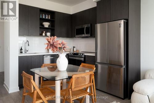 1403 - 4655 Metcalfe Avenue, Mississauga (Central Erin Mills), ON - Indoor Photo Showing Kitchen