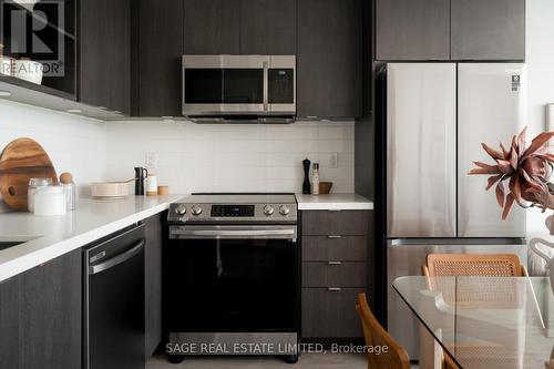 1403 - 4655 Metcalfe Avenue, Mississauga (Central Erin Mills), ON - Indoor Photo Showing Kitchen