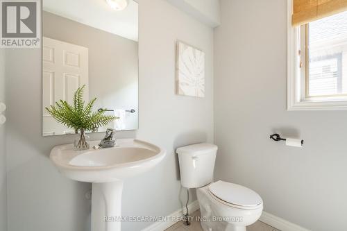 504 Geranium Lane, Burlington, ON - Indoor Photo Showing Bathroom