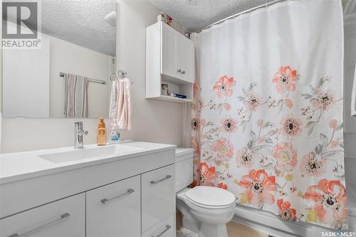 1420 425 115Th Street E, Saskatoon, SK - Indoor Photo Showing Bathroom