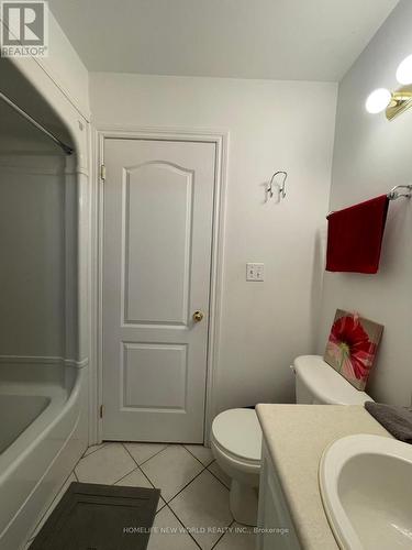 29 - 10 Isherwood Avenue, Cambridge, ON - Indoor Photo Showing Bathroom