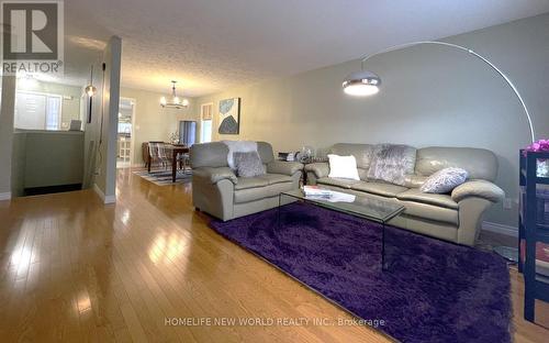 29 - 10 Isherwood Avenue, Cambridge, ON - Indoor Photo Showing Living Room