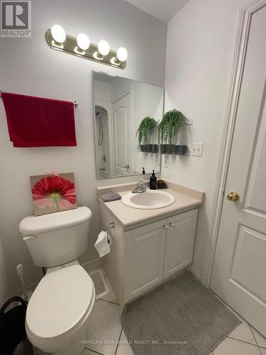 29 - 10 Isherwood Avenue, Cambridge, ON - Indoor Photo Showing Bathroom